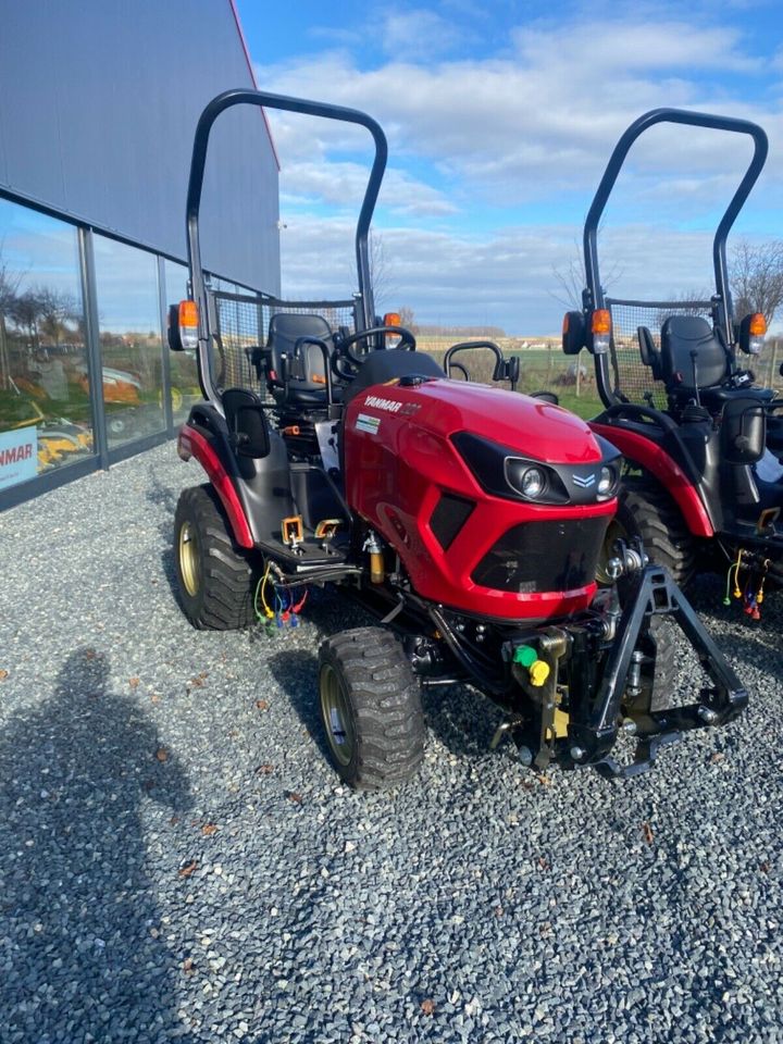 Yanmar SA 221 con hidráulica frontal John Deere — foto 1 de 7