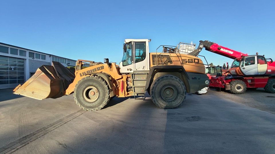 Liebherr L580 pala cargadora 5 m³ con báscula — foto 1 de 10