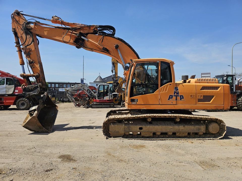 Volvo EC220DL excavadora de cadenas — foto 1 de 10